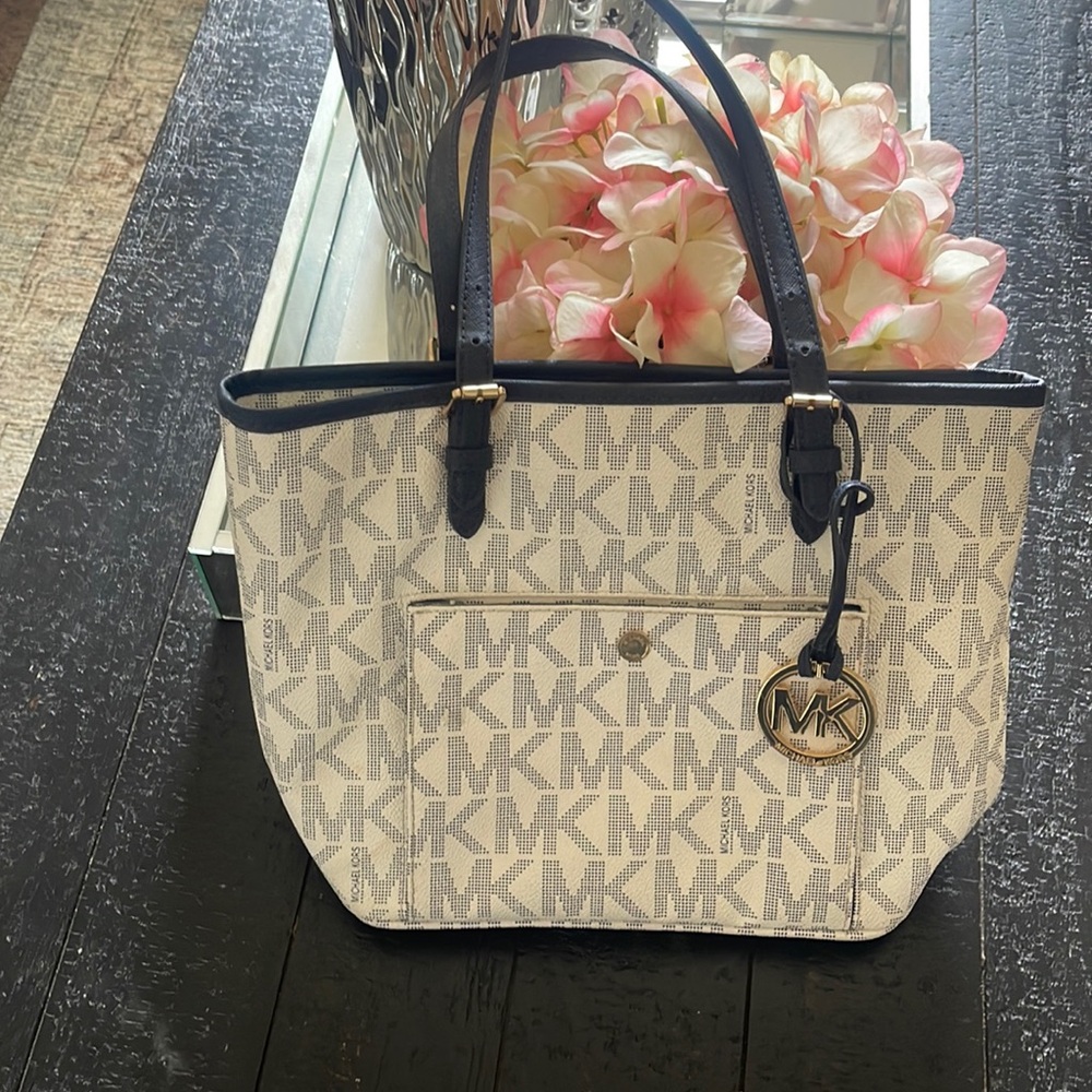 Michael kors white and blue hand bag
